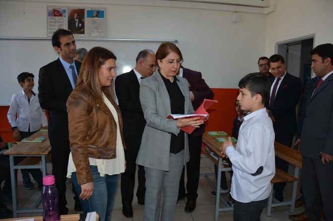 'Batman Her Yerde Okuyor' kampanyasıyla kütüphanelere ilgi arttı