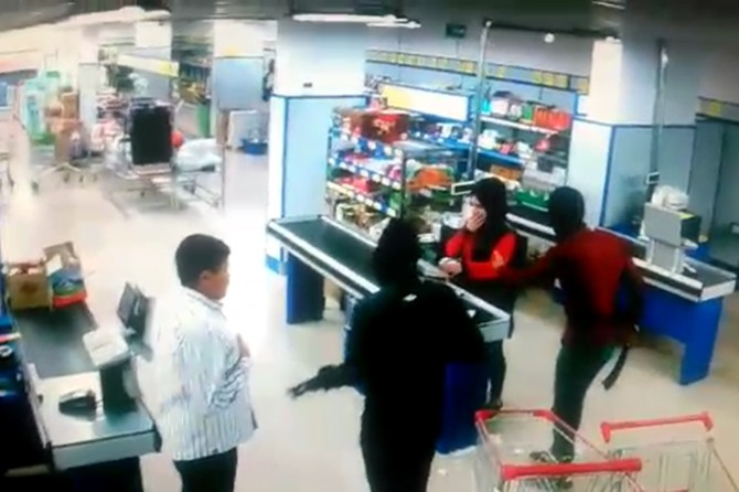 Kızıltepe’de silahlı ve satırlı soygun