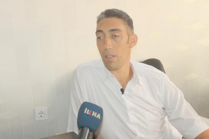 Dünyanın en uzun adamından elektrik kesintilerine tepki