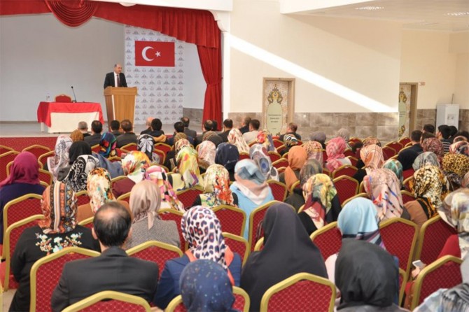 "Çocuklarımızın temiz fıtratlarını bozmaya çalışanlara izin vermemeliyiz"