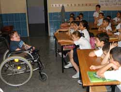 Cam Adam Miniklerle Buluştu