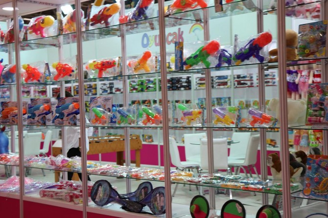 "Çocukların kişisel gelişimine katkı sunan oyuncakların üretilmesi gerekir"