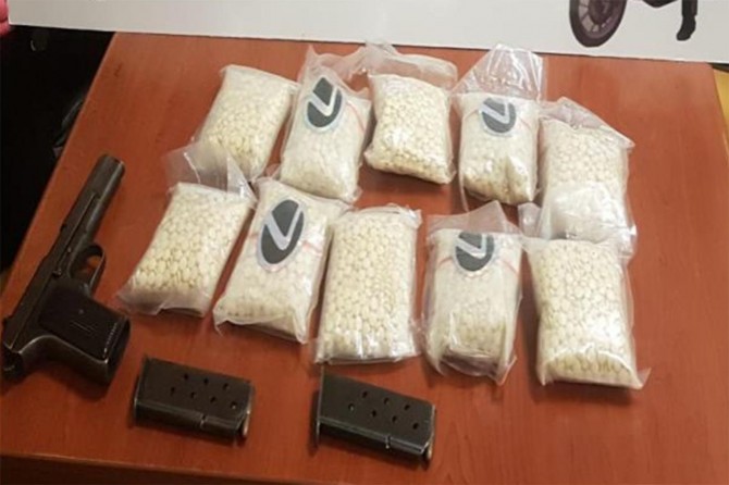 Operasyon düzenlenen evde silah atölyesi çıktı