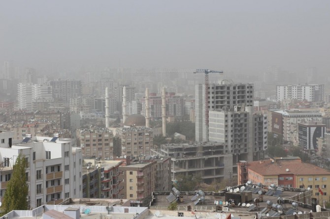 Mardin’de toz bulutu hayatı olumsuz etkiledi