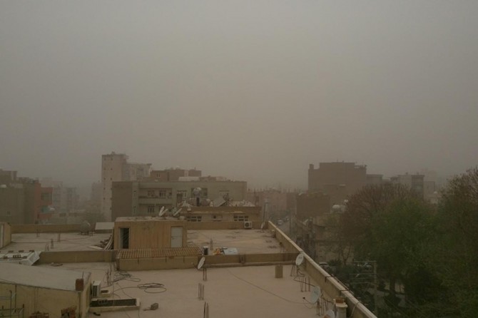 Toz bulutu Nusaybin’de etkisini gösterdi