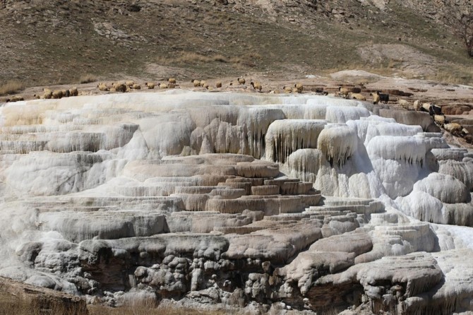 Van’ın doğal güzellikleri göz kamaştırıyor
