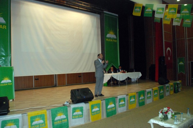 "Uyarıyoruz yeni bir darbenin kilometre taşları döşeniyor"