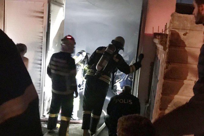 Yangın tekstil atölyesini kül etti