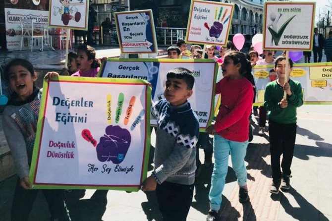 Batman’da "Doğruluk ve Dürüstlük" yürüyüşü