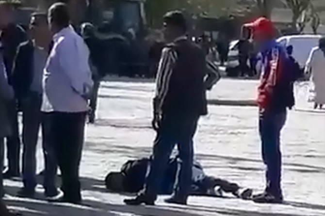 Gaziantep’te uyuşturucu kullanan genç yolun ortasına yığıldı