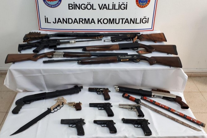 Silah kaçakçılığı operasyonunda 11 şüpheli gözaltına alındı