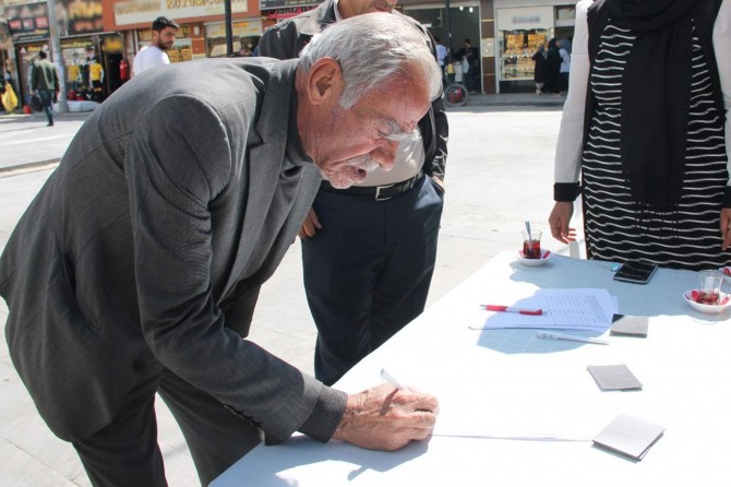 Kızıltepe'de çevre yolu için yüz bin imza toplandı