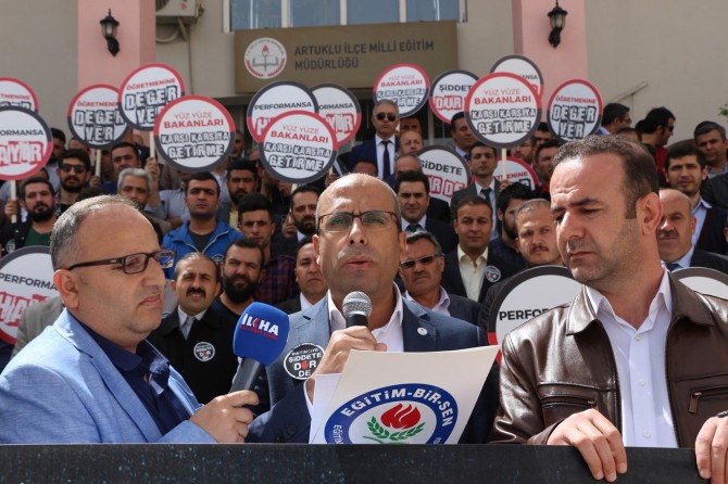 ​"Öğretmen performans sisteminin hukuki dayanağı yok"