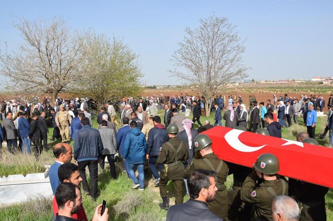İntihar eden izinli asker Viranşehir'de defnedildi