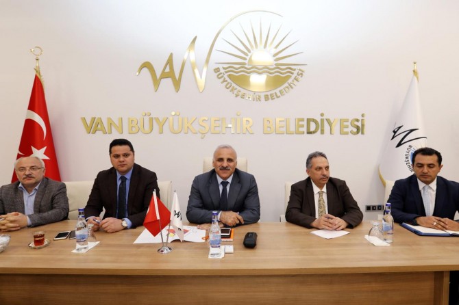 Vali Zorluoğlu Kent Meydanı çalışmalarını başlattı