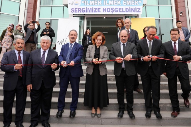 Vanlı Kadınların ‘İlmek İlmek Emek’ sergisi açıldı