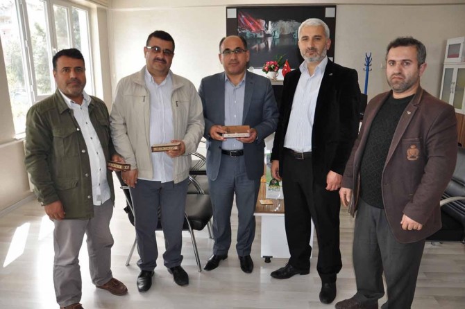 Siyer Sınavı'na katkı sunan öğretmenlere hediye