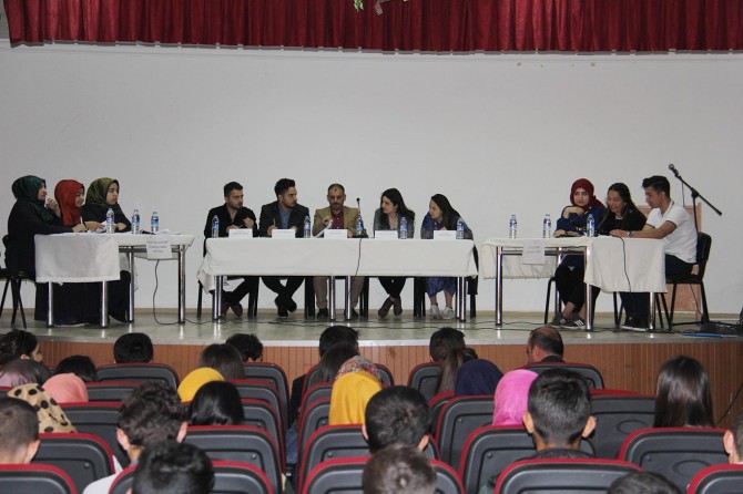 Silvan'da liseler arası münazara yarışması yapıldı