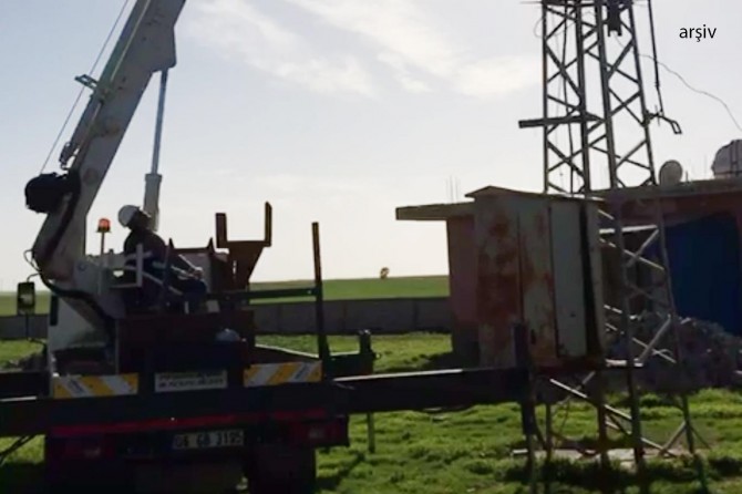 Düşen yıldırım DEDAŞ personelini yaraladı