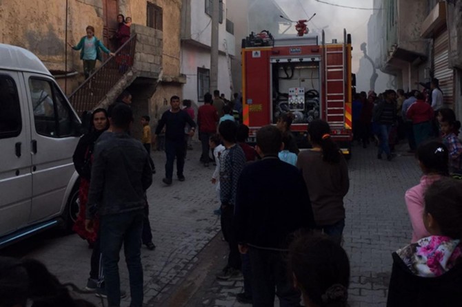 Odunlukta çıkan yangın korkuttu