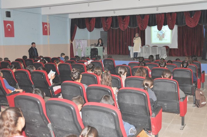 Öğrencilere sağlıklı beslenme diyabet ve obezite semineri verildi