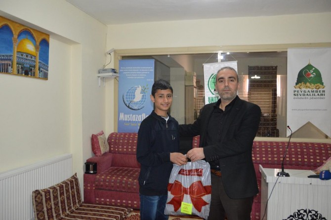 Peygamberimizi tanıtmak için uğraşmak bizim için büyük bir şereftir