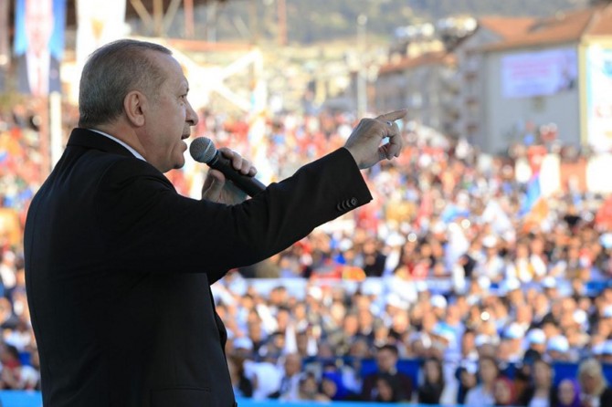 Erdogan: “Em ê dev ji FETOyîstan bernedin”