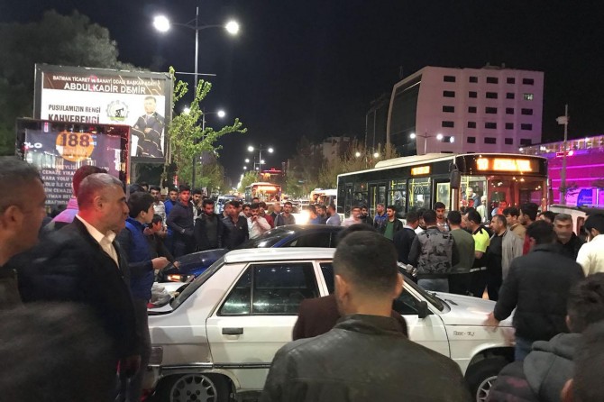 Kırmızı ışıkta trafik kazası: 6 yaralı