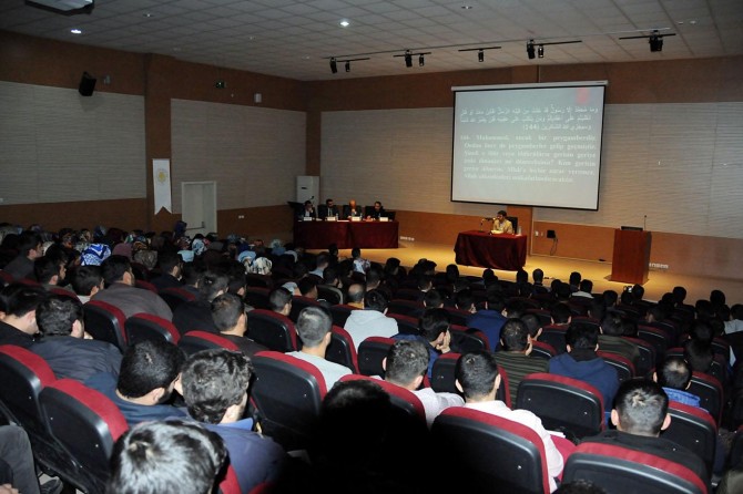 Dicle Üniversitesinde Kur'an-ı Kerim güzel okuma yarışması düzenlendi