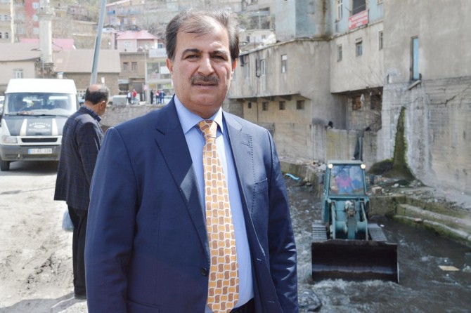 Bitlis deresi DSİ tarafından temizleniyor