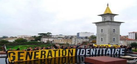 Fransız ırkçılardan cami işgali - VİDEO