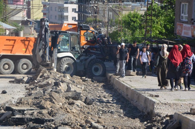 Mağduriyet oluşturan altyapı çalışmaları halkın tepkisine neden oluyor