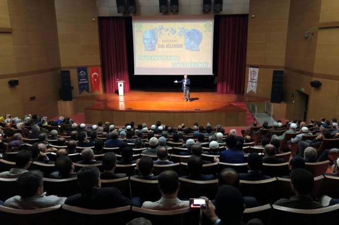 "Ailede merhamet ve sevgiyi tatmayanlar hayatta başarılı olamayanlardır"