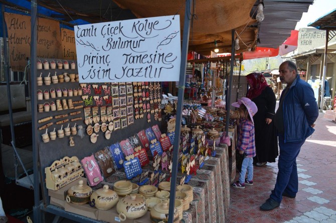 Hasankeyfli seyyar satıcılar işlerinin bitmesini istemiyor