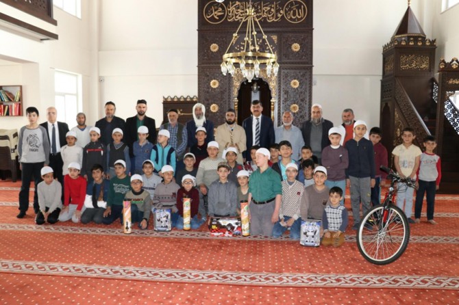 ​Camiye giden çocuklar ödüllendirildi