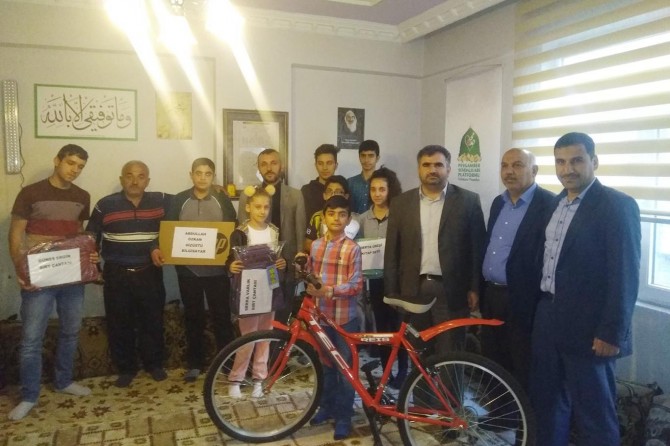 Siyer Sınavı'nda dereceye girenlere ödülleri verildi