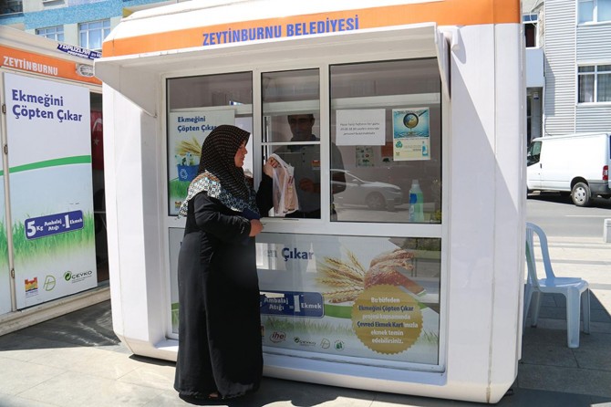 Çöpten 16 bin 757 adet ekmek kurtarıldı