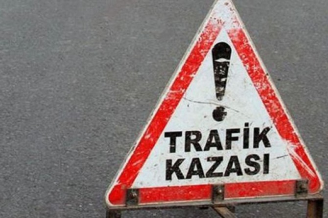 Adana’da öğrenci servisi devrildi: 15 yaralı