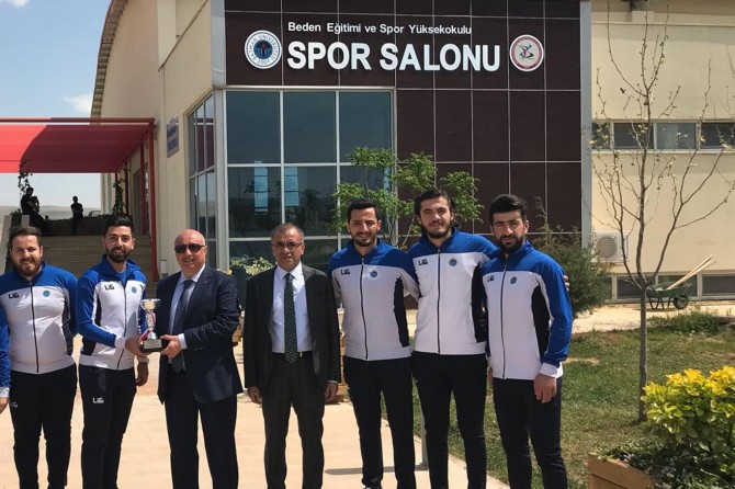 “Gençlerimizin önünü açmaya devam edeceğiz”