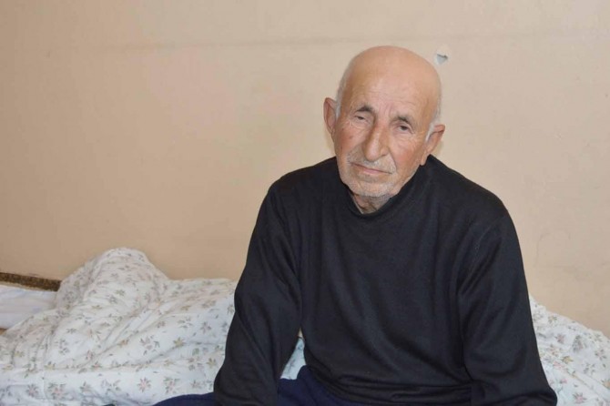 Ölü numarası yaparak canını kurtardı