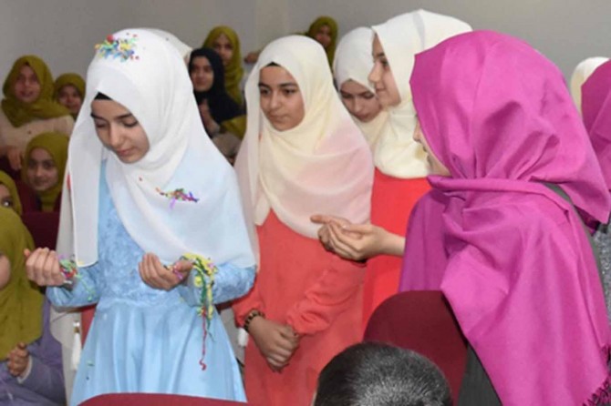 Qiza 12 salî di 4 mehan de bû hafiz