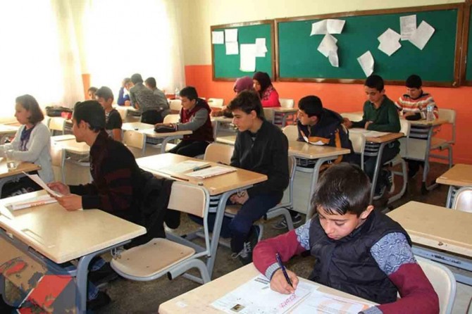 Sınavla öğrenci alacak liseler belli oldu