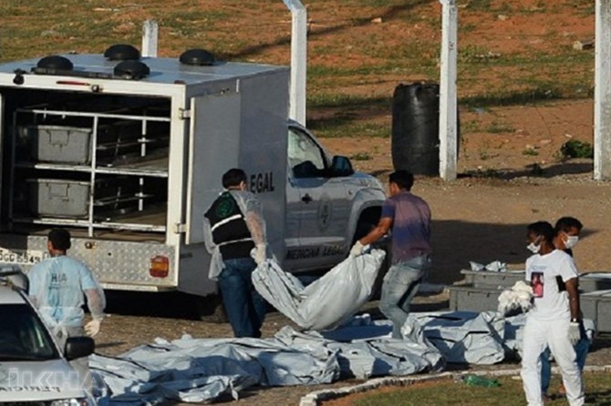 21 kills while prisoners tried to escape