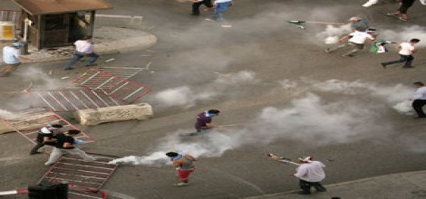 Lübnan karıştı, hükümet binası kuşatıldı