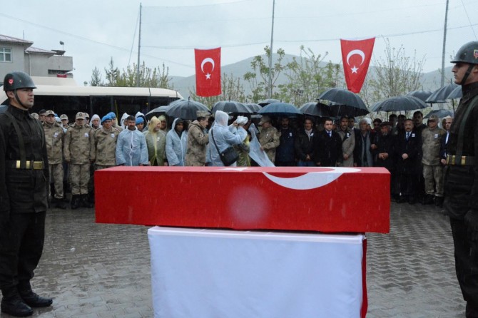 Hayatını kaybeden güvenlik korucusu törenle defnedildi