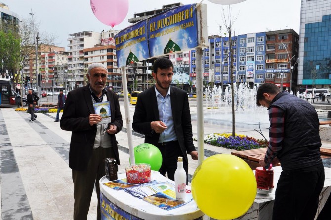 Mevlid etkinliğine davet için stantlar kuruldu