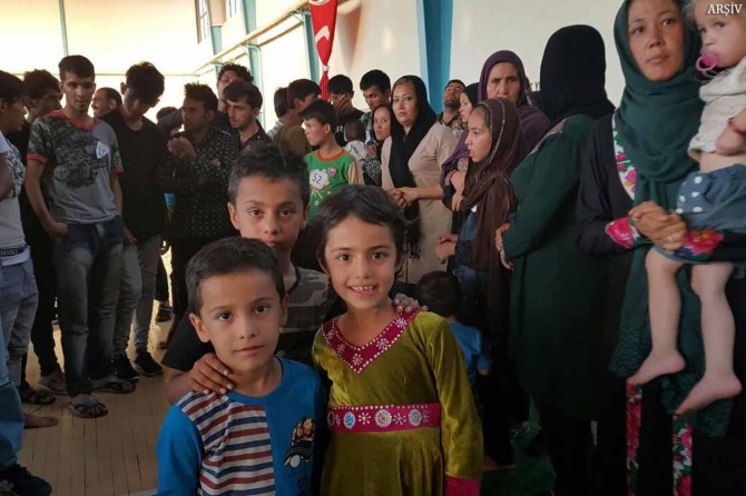 Afgan göçmenler sınır dışı edildi