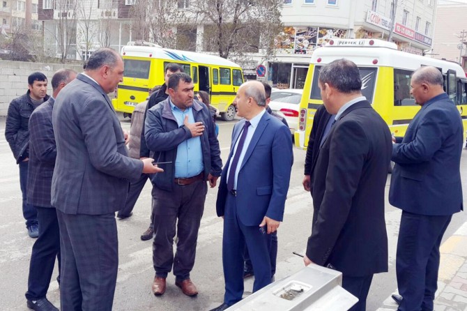 Van Büyükşehir Belediyesi minibüs duraklarını denetledi