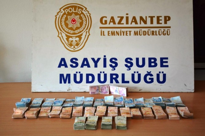 Otomobilden 290 bin lira çalan 6 şüpheli yakalandı