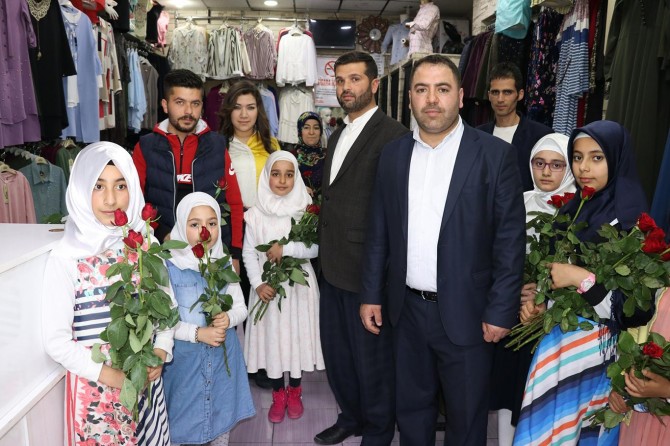 Gaziantepliler Mewlid etkinliğine gül ile davet edildi